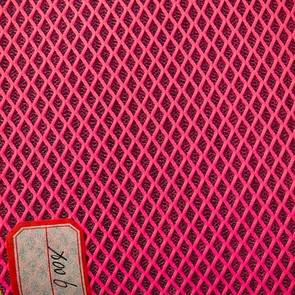 Quais são os principais benefícios do tecido de malha de três camadas?